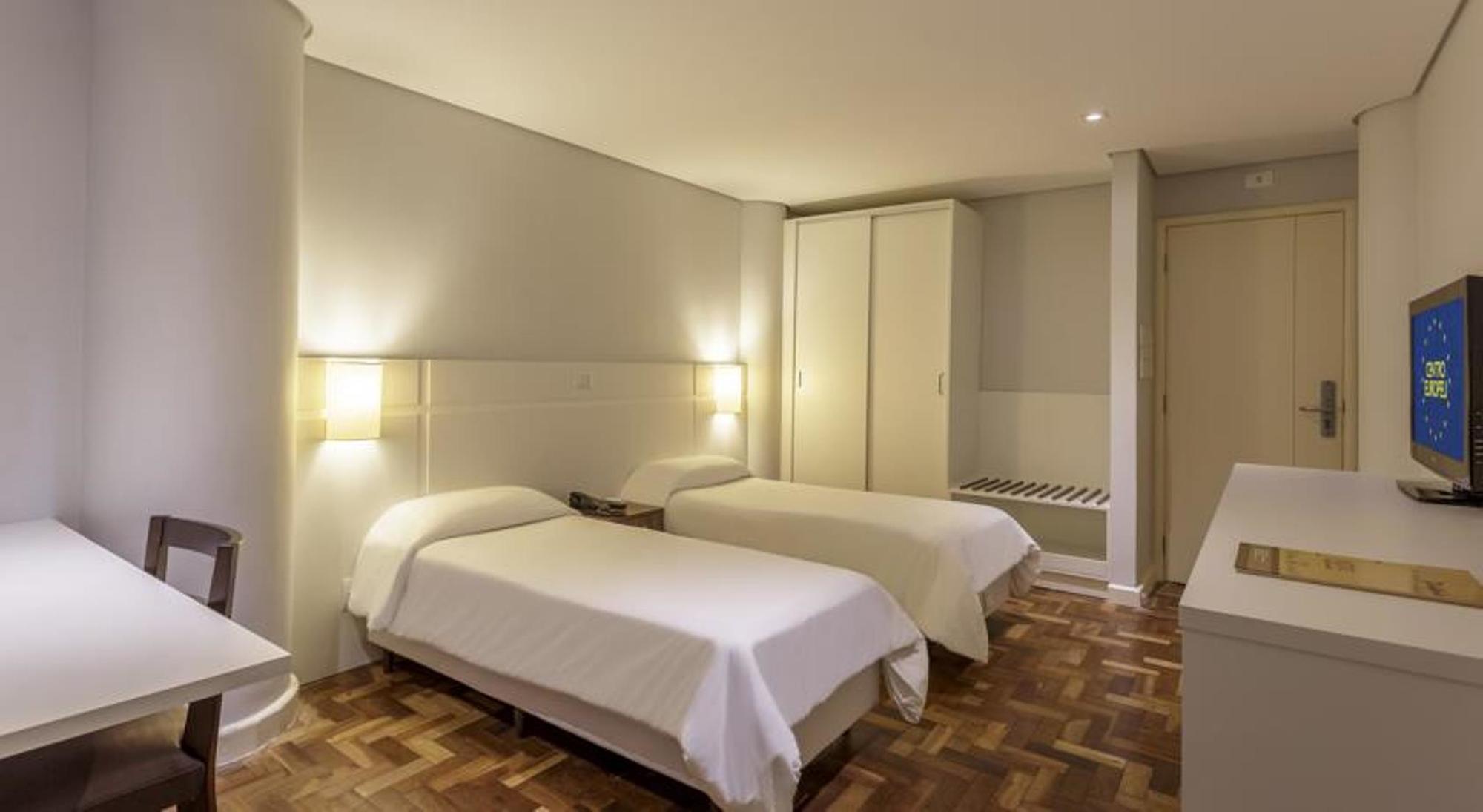 Hotel Centro Europeu กูรีตีบา ภายนอก รูปภาพ