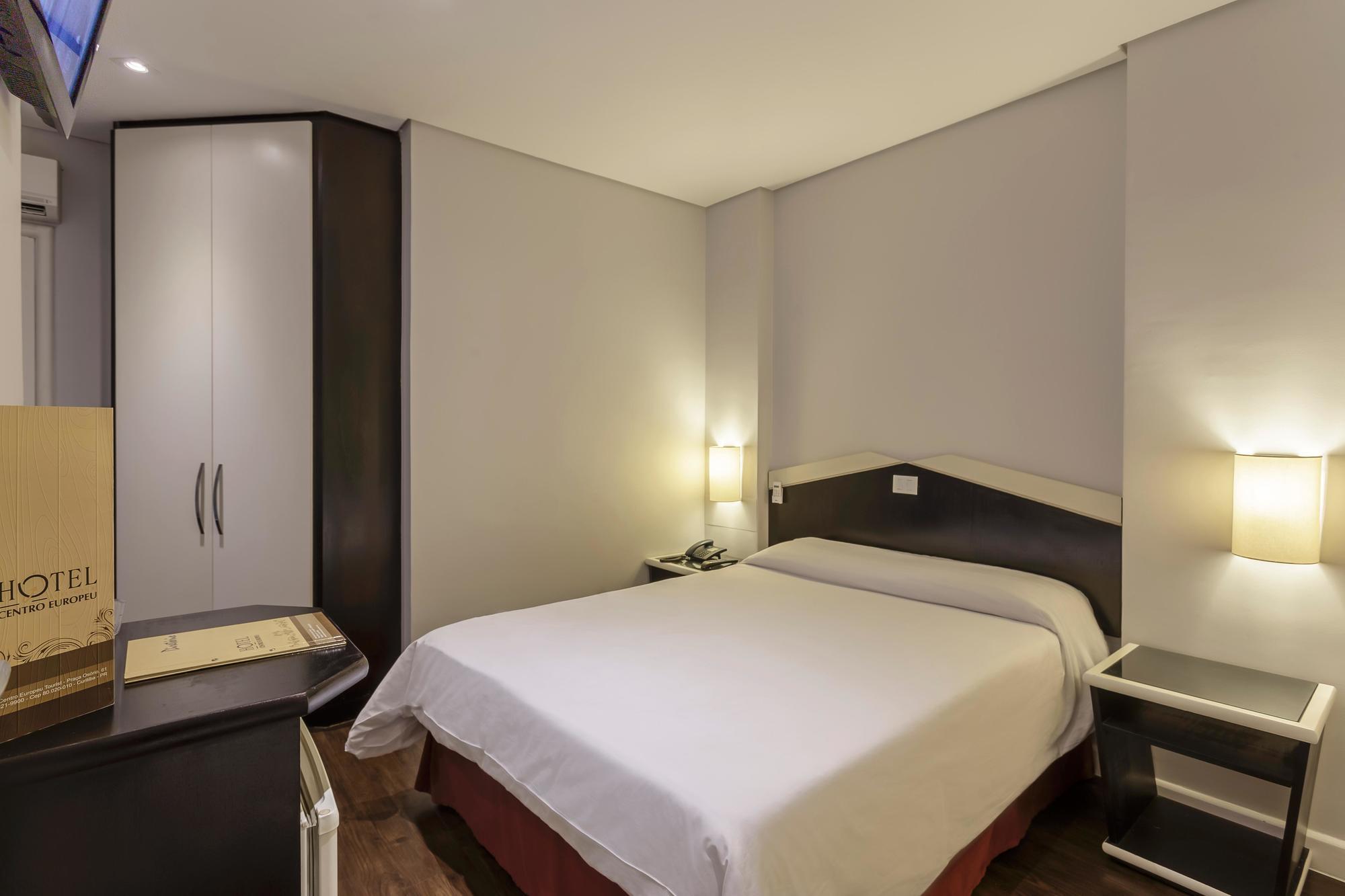 Hotel Centro Europeu กูรีตีบา ภายนอก รูปภาพ