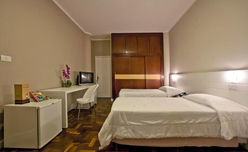 Hotel Centro Europeu กูรีตีบา ภายนอก รูปภาพ