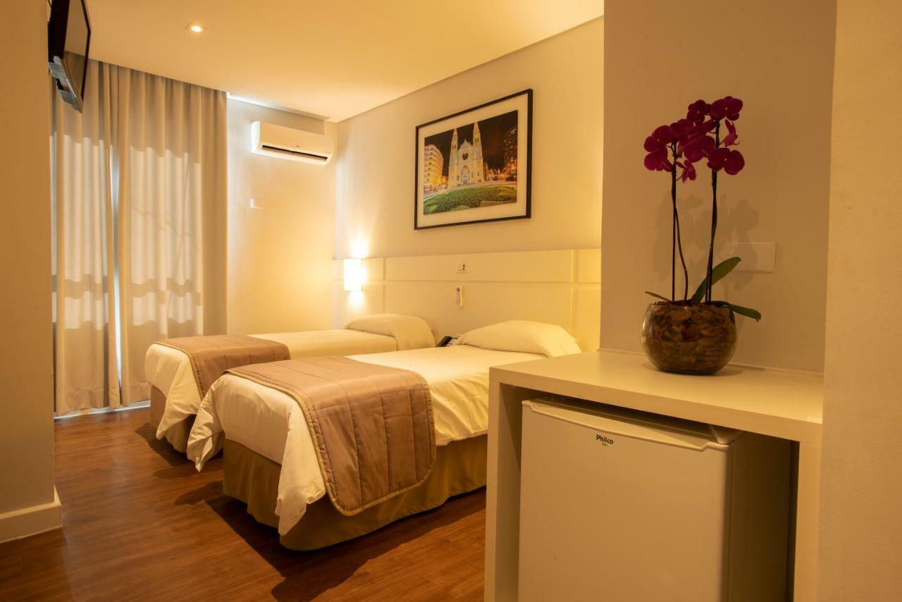 Hotel Centro Europeu กูรีตีบา ภายนอก รูปภาพ