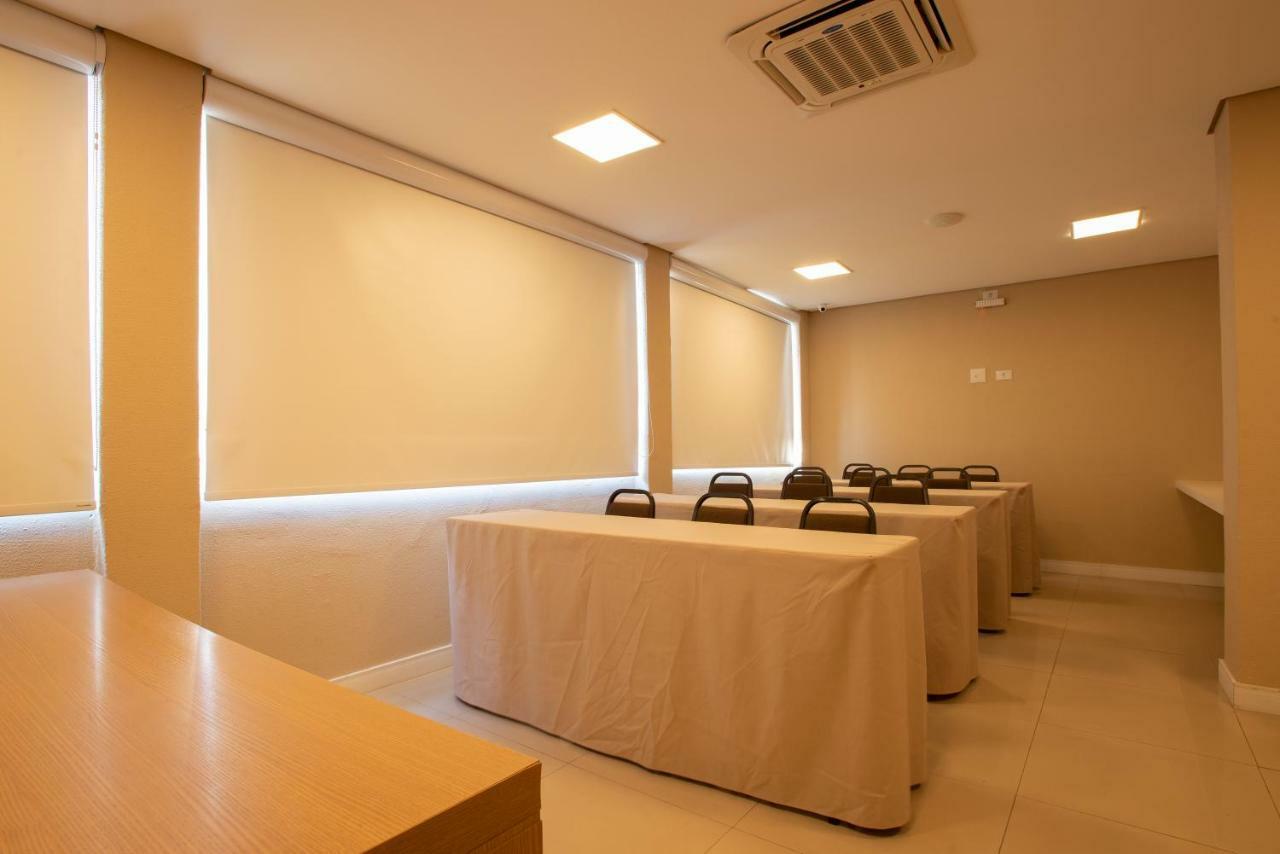 Hotel Centro Europeu กูรีตีบา ภายนอก รูปภาพ