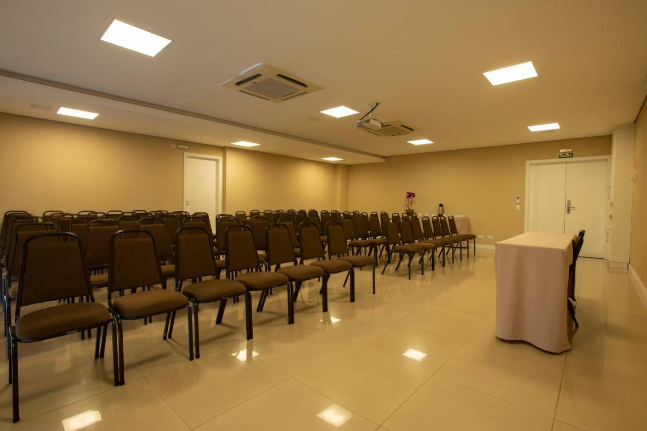Hotel Centro Europeu กูรีตีบา ภายนอก รูปภาพ