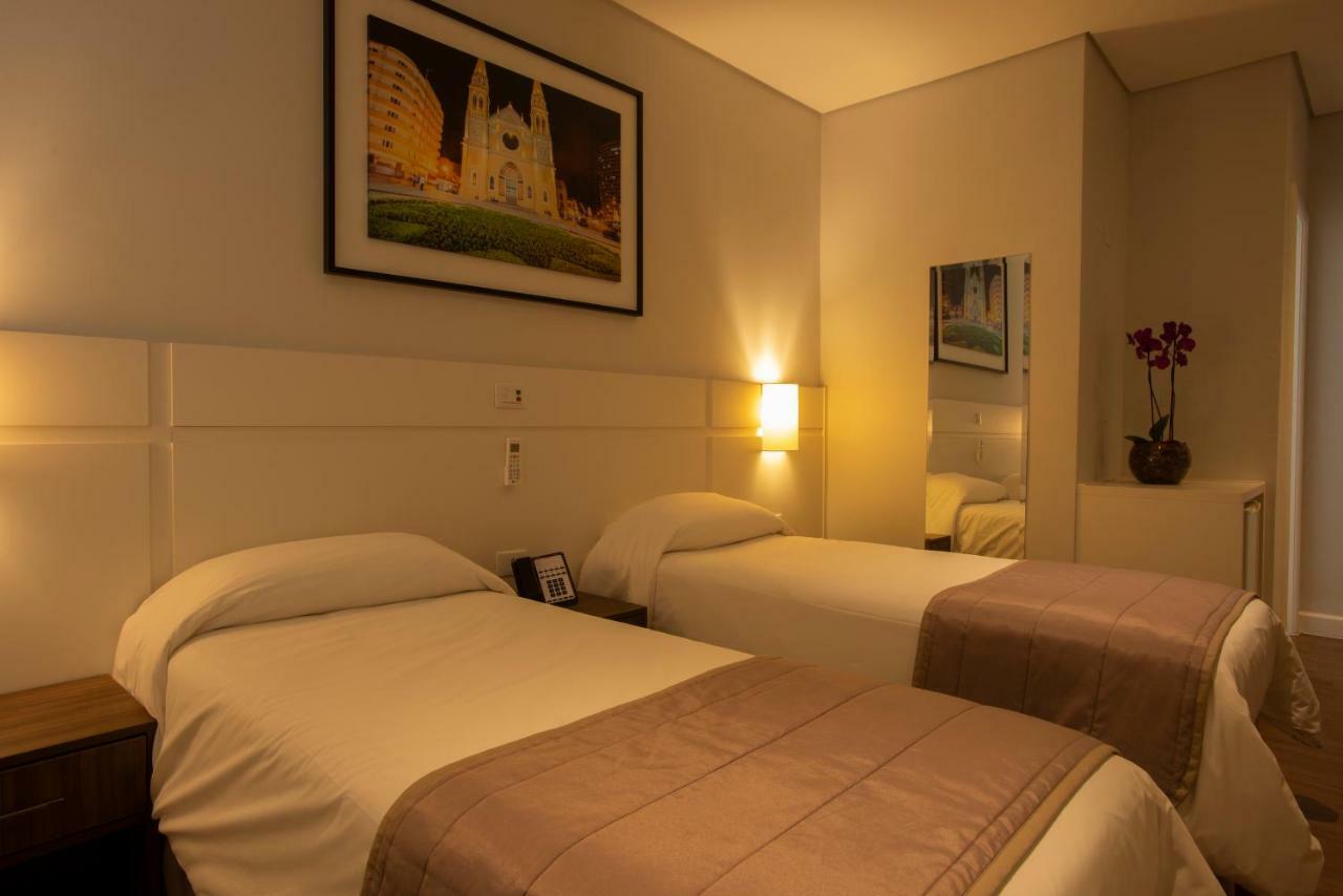 Hotel Centro Europeu กูรีตีบา ภายนอก รูปภาพ