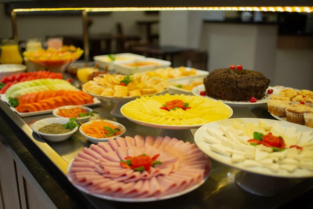 Hotel Centro Europeu กูรีตีบา ภายนอก รูปภาพ
